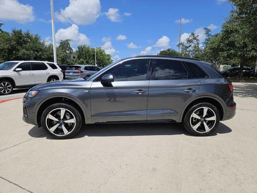 2022 Audi Q5 45 S line Prestige