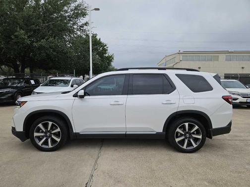 Platinum White Pearl 2023 Honda Pilot Elite