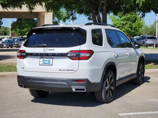 2025 Honda Pilot Black Edition