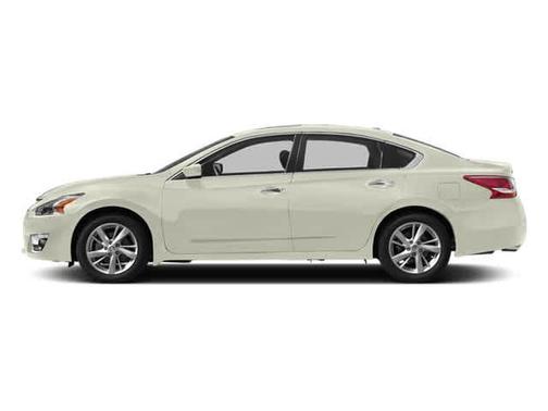 Pearl White 2014 Nissan Altima 2.5 SV