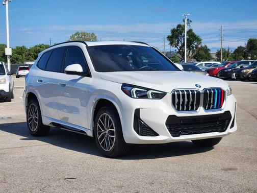 Alpine White 2023 BMW X1 xDrive28i