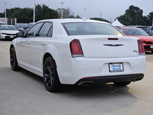 2023 Chrysler 300 S