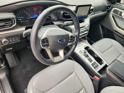 Carbonized Gray Metallic 2021 Ford Explorer XLT
