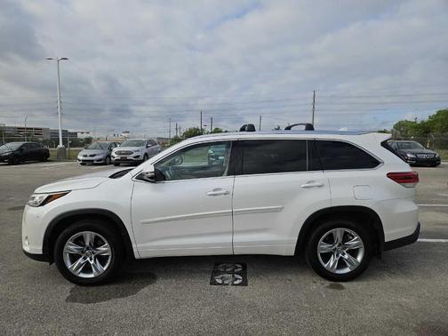 Blizzard Pearl 2017 Toyota Highlander Limited
