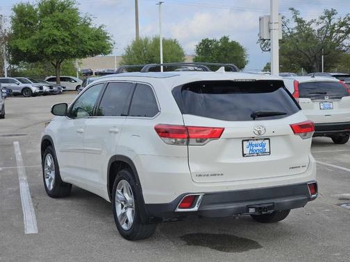 Blizzard Pearl 2017 Toyota Highlander Limited