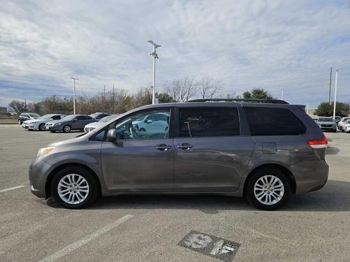 2012 Toyota Sienna XLE