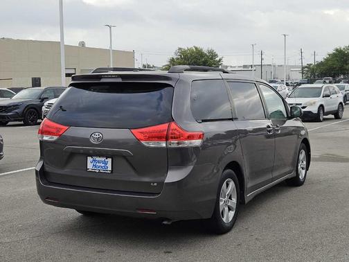 2014 Toyota Sienna LE