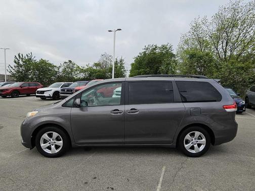 2014 Toyota Sienna LE