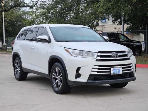 2019 Toyota Highlander LE
