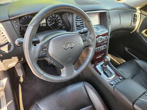 Black 2017 INFINITI QX50 Base
