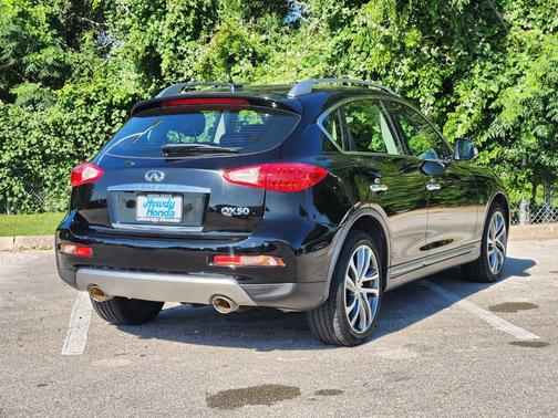 Black 2017 INFINITI QX50 Base
