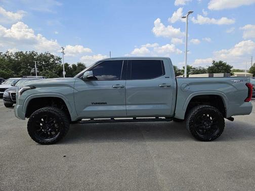 2022 Toyota Tundra SR5