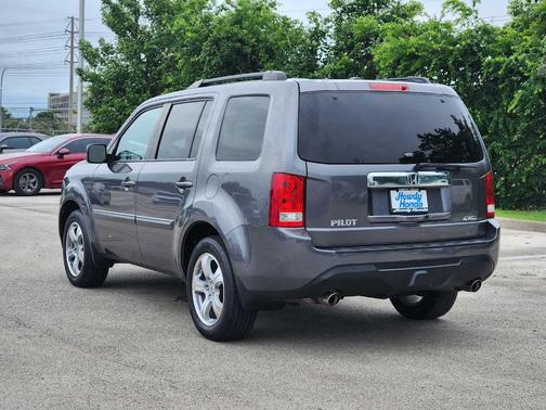 Gray 2015 Honda Pilot EX-L