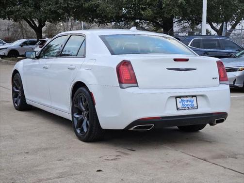 2022 Chrysler 300 Touring
