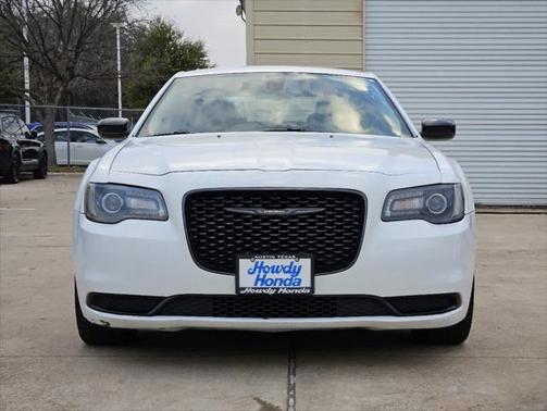 2022 Chrysler 300 Touring