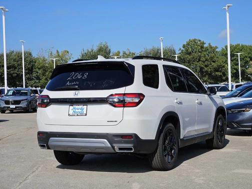 2025 Honda Pilot TOURING+