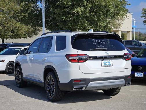 2025 Honda Pilot TOURING+