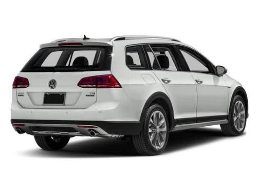 Reflex Silver Metallic 2017 Volkswagen Golf Alltrack TSI SE