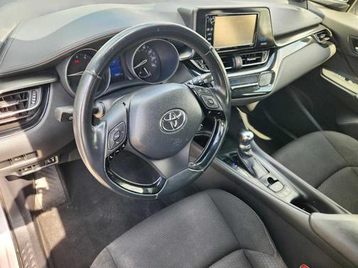 Silver Knockout Metallic 2018 Toyota C-HR XLE
