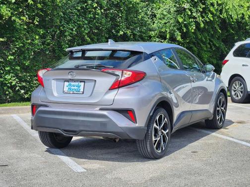 Silver Knockout Metallic 2018 Toyota C-HR XLE