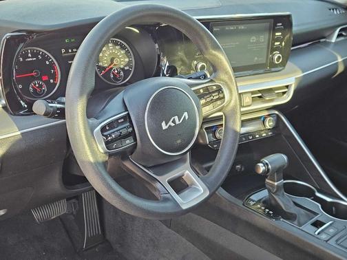 2022 Kia K5 LXS