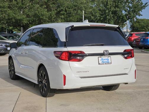 Platinum White Pearl 2026 Honda Odyssey Sport-L