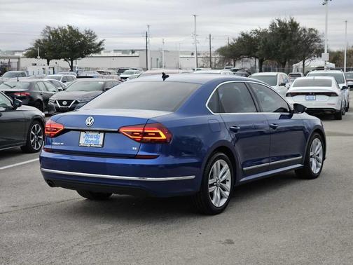 2017 Volkswagen Passat 1.8T SE w/Technology