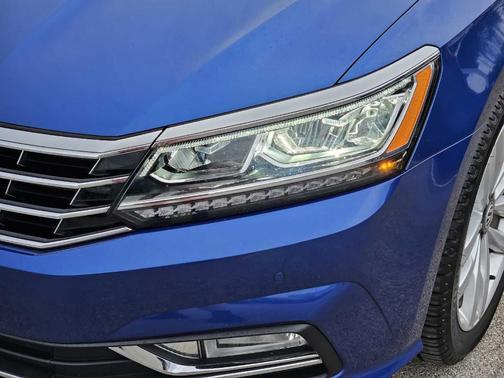 2017 Volkswagen Passat 1.8T SE w/Technology