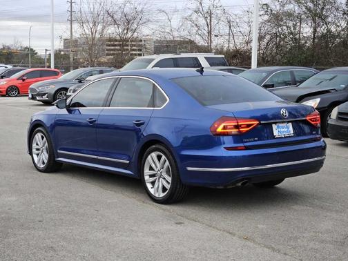 2017 Volkswagen Passat 1.8T SE w/Technology
