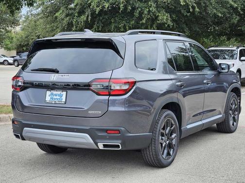 2025 Honda Pilot TOURING+