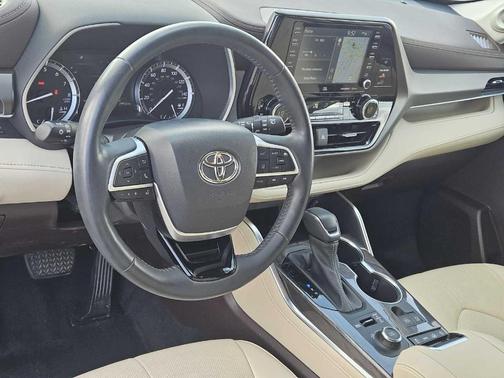 2022 Toyota Highlander Limited
