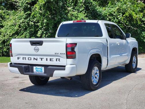 Glacier White 2024 Nissan Frontier SV