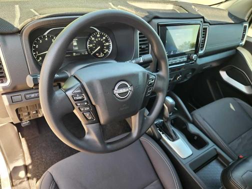 Glacier White 2024 Nissan Frontier SV