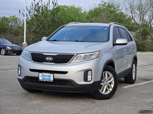 Bright Silver 2015 Kia Sorento LX