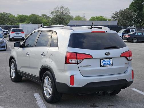 Bright Silver 2015 Kia Sorento LX