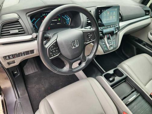 Modern Steel Metallic 2024 Honda Odyssey EX-L