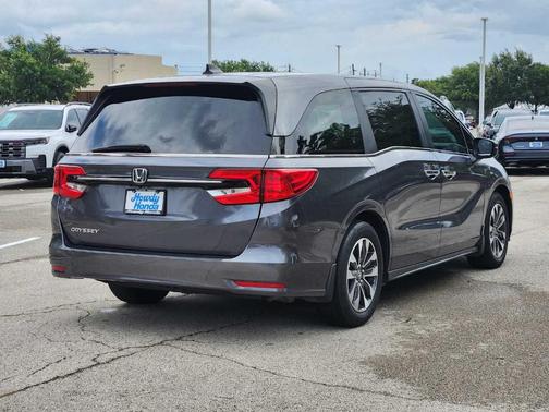 Modern Steel Metallic 2024 Honda Odyssey EX-L