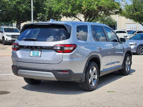 Lunar Silver Metallic 2023 Honda Pilot EX-L 8-Passenger