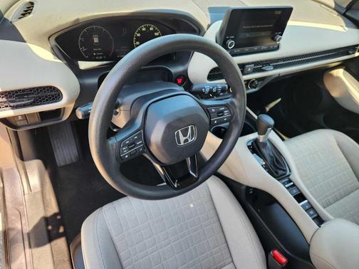Modern Steel Metallic 2024 Honda HR-V LX