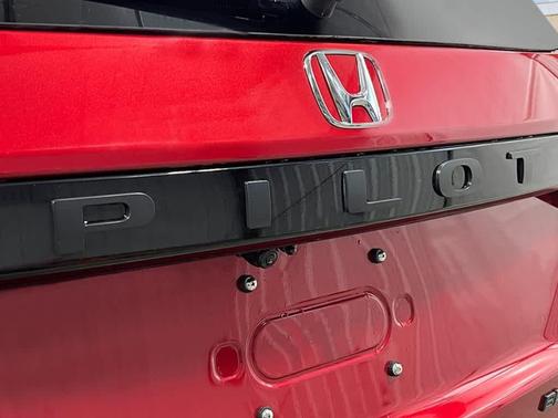 Radiant Red Metallic II 2026 Honda Pilot Black Edition