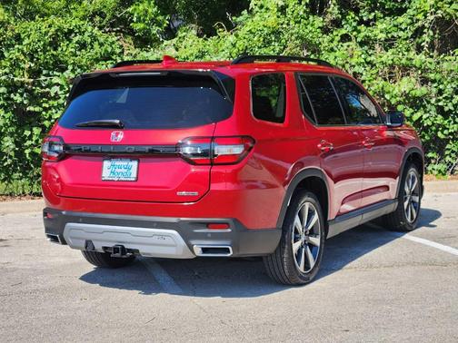 Radiant Red Metallic II 2025 Honda Pilot Touring