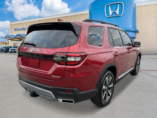 2025 Honda Pilot Touring