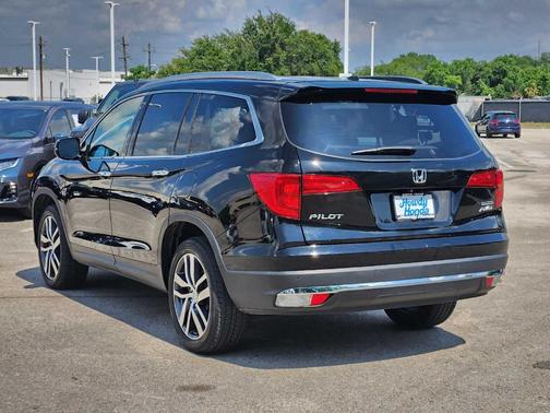Black 2017 Honda Pilot Touring