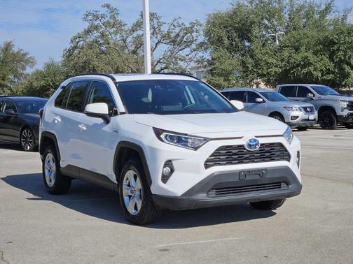 2021 Toyota RAV4 Hybrid XLE
