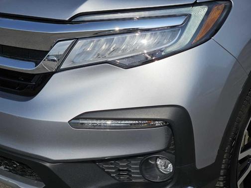 Silver 2019 Honda Pilot Elite