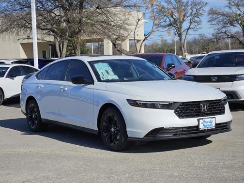 Platinum White Pearl 2025 Honda Accord SE