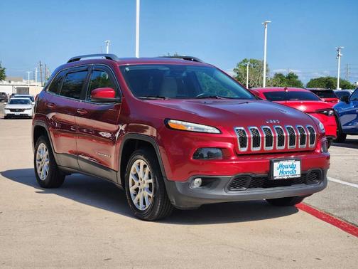 Deep Cherry Red Crystal Pearlcoat 2017 Jeep Cherokee Latitude
