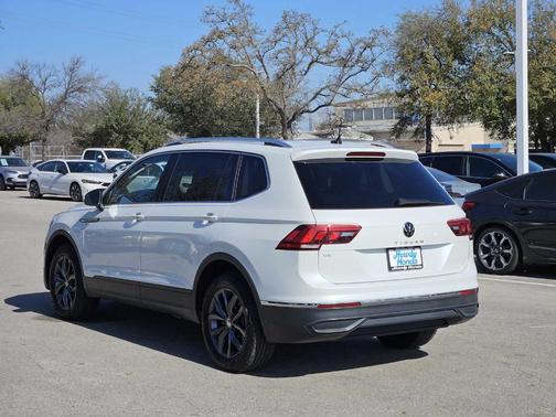 2023 Volkswagen Tiguan 2.0T SE