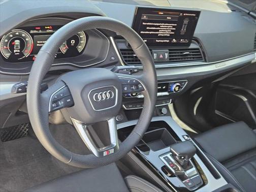 2024 Audi Q5 45 S line quattro Premium