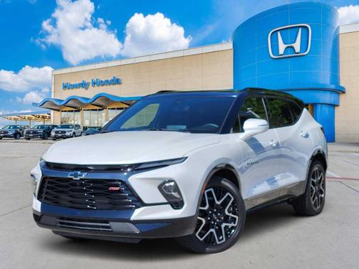 Iridescent Pearl Tricoat 2023 Chevrolet Blazer RS